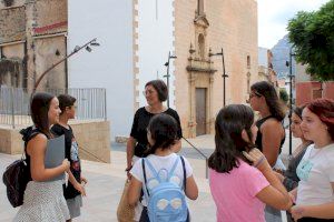 Dénia asume el compromiso de elevar el tiempo de ocio de los jóvenes en la calle al 30% dentro del plan Missions 2030