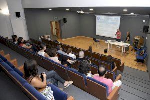 Paiporta acoge una charla sobre acogimiento familiar - (foto 2)