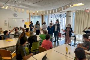 Aitana Mas visita el centre APSA de Sant Joan - (foto 3)