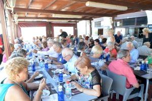 El Ayuntamiento de Oropesa del Mar homenajea a la asociación Gente Saludable con una comida de hermandad - (foto 2)
