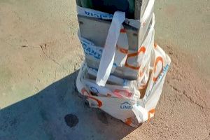 Compromís denuncia el estado de abandono del polideportivo del Palamó - (foto 2)