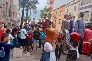 Los Gegants i Cabuts de toda la Comunitat Valenciana invaden Daimús - (foto 9)