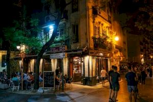 Ciudadanos propone la figura del sereno que medie entre vecinos y terrazas en Valencia Ciudadanos propone la figura del sereno que medie entre vecinos y terrazas en Valencia