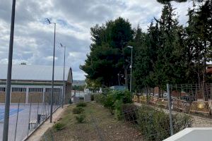 Comienza la construcción de un graderío y un almacén junto a las pistas de tenis del polideportivo