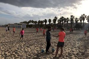 La Fundació Esportiva Municipal inaugura una nova instal·lació de futbol platja a la Malva-rosa La Fundació Esportiva Municipal inaugura una nova instal·lació de futbol platja a la Malva-rosa