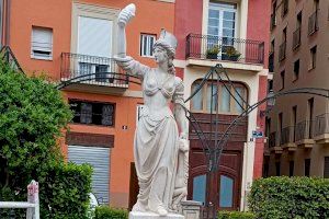 Cultura inicia els treballs de restauració de les escultures d'Àfrica i Àsia dels jardins de Parcent