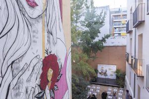 La «Tardor literària Gandia 2022» s’estrena amb un mural de Carmesina al pati de la Biblioteca Central - (foto 4) La «Tardor literària Gandia 2022» s’estrena amb un mural de Carmesina al pati de la Biblioteca Central - (foto 4)