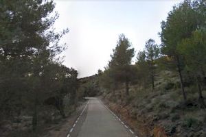 Dos heridos en un accidente entre un coche y una moto entre Alcoy y Bocairent