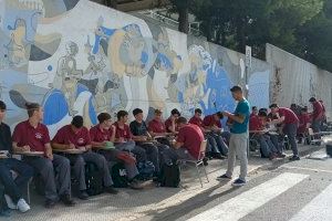 ‘L’institut al carrer’: el IES La Marxadella se suma al movimiento ‘Street for Kids’ y traslada la actividad lectiva a la calle ‘L’institut al carrer’: el IES La Marxadella se suma al movimiento ‘Street for Kids’ y traslada la actividad lectiva a la calle