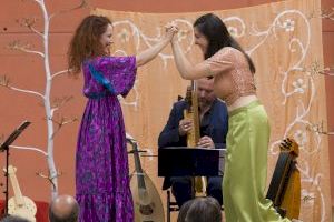 La juglaría y la música del siglo XXI se fusionaron en el espectáculo del Rey Sabio en el Festival Medieval d'Elx - (foto 3) La juglaría y la música del siglo XXI se fusionaron en el espectáculo del Rey Sabio en el Festival Medieval d'Elx - (foto 3)