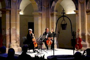 La juglaría y la música del siglo XXI se fusionaron en el espectáculo del Rey Sabio en el Festival Medieval d'Elx - (foto 5) La juglaría y la música del siglo XXI se fusionaron en el espectáculo del Rey Sabio en el Festival Medieval d'Elx - (foto 5)