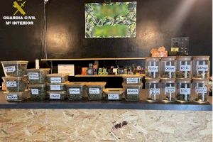 Nueve detenidos tras desmantelar un grupo criminal dedicado al tráfico de droga internacional desde Alicante - (foto 8) Nueve detenidos tras desmantelar un grupo criminal dedicado al tráfico de droga internacional desde Alicante - (foto 8)