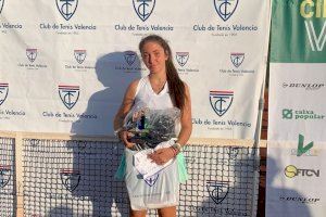 Una tenista de la Vall d’Uixó gana el torneo de jóvenes promesas David Ferrer
