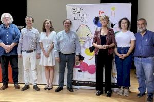 Castelló celebra quatre dies de festa literària en valencià amb la Plaça del Llibre Castelló celebra quatre dies de festa literària en valencià amb la Plaça del Llibre