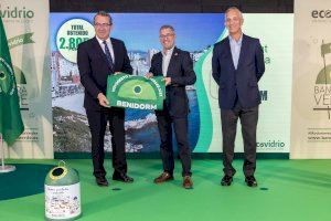 Benidorm y Orihuela conquistan las dos Banderas Verdes de Ecovidrio en la Comunitat Valenciana por su compromiso con el reciclaje de vidrio Benidorm y Orihuela conquistan las dos Banderas Verdes de Ecovidrio en la Comunitat Valenciana por su compromiso con el reciclaje de vidrio