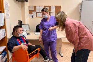 Marta Barrachina assumeix les reivindicacions d’Afanías i es compromet a prioritzar l'atenció a les famílies Marta Barrachina assumeix les reivindicacions d’Afanías i es compromet a prioritzar l'atenció a les famílies