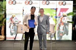 Miles de aficionados a las dos ruedas llenan el sábado del Salón de la Moto y la Bici de València en su jornada más multitudinaria - (foto 4)