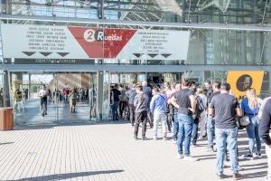 Miles de aficionados a las dos ruedas llenan el sábado del Salón de la Moto y la Bici de València en su jornada más multitudinaria - (foto 5)