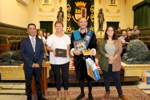 Cuarentuna de Alcoy se lleva el trofeo a la mejor bandera en el certamen de Jumilla - (foto 2)