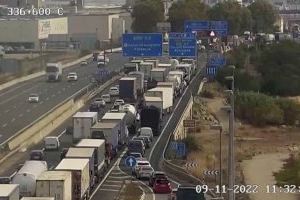 Un accidente causa varios kilómetros de atasco en la A-3 en sentido Valencia