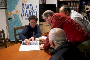 Ballester escucha las sugerencias de los vecinos del Camí Fondo en una nueva edición de ‘Onda Barri a Barri’