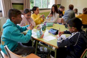 S’inicia la campanya escolar per transformar taps en mobiliari urbà a tots els col·legis d’Algemesí - (foto 2)