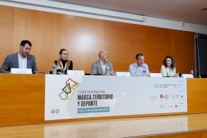 Baños destaca la apuesta de la Diputación por el deporte base como instrumento para combatir la pobreza y fomentar la igualdad de género