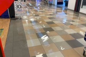 VIDEO | La tormenta descarga con fuerza en Castellón: calles inundadas, granizo y mucho viento - (foto 3)
