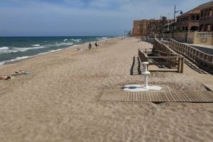 Especialistes de tota la Comunitat es reuneixen al Perelló per a buscar solucions davant la regressions de les platges Especialistes de tota la Comunitat es reuneixen al Perelló per a buscar solucions davant la regressions de les platges