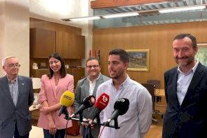 El alcalde recibe a Iván Pomares, el nuevo Cantó, y a los responsables de la Venida de la Virgen