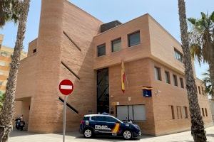 Detenida por simular un robo y estafar 3.000 euros a un familiar en Alicante Detenida por simular un robo y estafar 3.000 euros a un familiar en Alicante