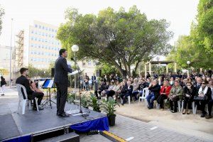 Alicante homenajea a las víctimas y héroes del covid con el monumento "Bocas que vuelan" junto al Hospital General Alicante homenajea a las víctimas y héroes del covid con el monumento "Bocas que vuelan" junto al Hospital General