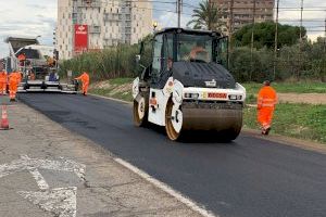 Carreteres atén les demandes de l’Ajuntament i asfalta l’antiga N-340 - (foto 2)