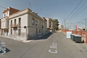 Incendi en una casa ocupa de Nules pròxima a l'estació del tren