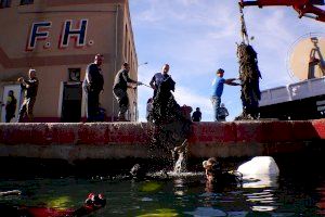 Pedro Duque se suma a la jornada de limpieza de los fondos marinos del Puerto de Calp - (foto 4)