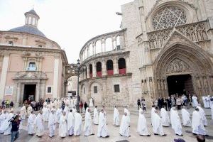 Bevanent toma posesión del cargo de arzobispo con un discurso humanista: “La Iglesia no es un partido político” - (foto 10) Bevanent toma posesión del cargo de arzobispo con un discurso humanista: “La Iglesia no es un partido político” - (foto 10)