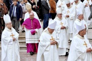 Bevanent toma posesión del cargo de arzobispo con un discurso humanista: “La Iglesia no es un partido político” - (foto 11) Bevanent toma posesión del cargo de arzobispo con un discurso humanista: “La Iglesia no es un partido político” - (foto 11)