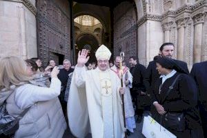 Bevanent toma posesión del cargo de arzobispo con un discurso humanista: “La Iglesia no es un partido político” Bevanent toma posesión del cargo de arzobispo con un discurso humanista: “La Iglesia no es un partido político”