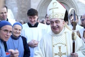 Bevanent toma posesión del cargo de arzobispo con un discurso humanista: “La Iglesia no es un partido político” - (foto 27) Bevanent toma posesión del cargo de arzobispo con un discurso humanista: “La Iglesia no es un partido político” - (foto 27)