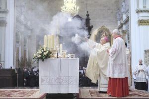 Bevanent toma posesión del cargo de arzobispo con un discurso humanista: “La Iglesia no es un partido político” - (foto 17) Bevanent toma posesión del cargo de arzobispo con un discurso humanista: “La Iglesia no es un partido político” - (foto 17)