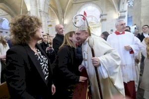 Bevanent toma posesión del cargo de arzobispo con un discurso humanista: “La Iglesia no es un partido político” - (foto 22) Bevanent toma posesión del cargo de arzobispo con un discurso humanista: “La Iglesia no es un partido político” - (foto 22)