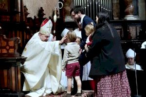 Bevanent toma posesión del cargo de arzobispo con un discurso humanista: “La Iglesia no es un partido político” - (foto 5) Bevanent toma posesión del cargo de arzobispo con un discurso humanista: “La Iglesia no es un partido político” - (foto 5)