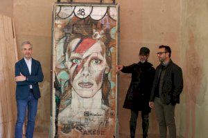 El Centre del Carme recibe el ‘David Bowie’ de Jesús Arrúe, el primer grafiti indultado en España