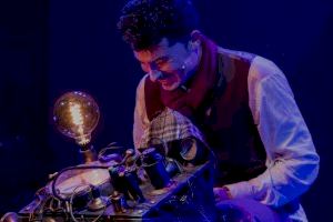 El crevillentino Edgar Moreno protagoniza "Sherlock Holmes y el Cuadro Mágico" una nueva historia musical en el Gran Teatro de Elche El crevillentino Edgar Moreno protagoniza "Sherlock Holmes y el Cuadro Mágico" una nueva historia musical en el Gran Teatro de Elche