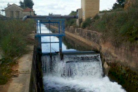 Una videollamada salva la vida de un hombre que cayó a una acequia en Rafelbunyol