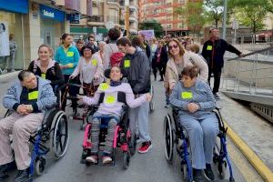Más de 1.000 personas marchan en la Vila Joiosa por el reconocimiento de los derechos de las personas con discapacidad - (foto 3) Más de 1.000 personas marchan en la Vila Joiosa por el reconocimiento de los derechos de las personas con discapacidad - (foto 3)