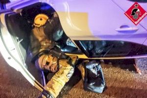 Impresionante colisión en Orihuela: choca contra un bordillo y da una vuelta de campana - (foto 2) Impresionante colisión en Orihuela: choca contra un bordillo y da una vuelta de campana - (foto 2)