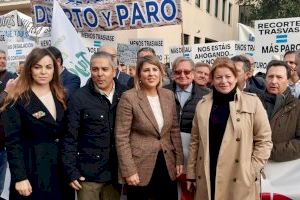 Serna: “El PP estará siempre junto a los agricultores en defensa del agua mientras el Gobierno siga con los recortes hídricos” Serna: “El PP estará siempre junto a los agricultores en defensa del agua mientras el Gobierno siga con los recortes hídricos”
