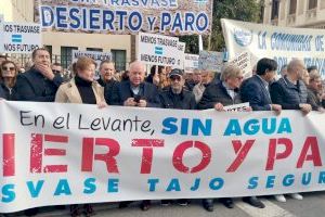 Serna: “El PP estará siempre junto a los agricultores en defensa del agua mientras el Gobierno siga con los recortes hídricos” - (foto 2) Serna: “El PP estará siempre junto a los agricultores en defensa del agua mientras el Gobierno siga con los recortes hídricos” - (foto 2)