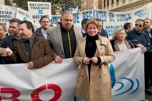 Serna: “El PP estará siempre junto a los agricultores en defensa del agua mientras el Gobierno siga con los recortes hídricos” - (foto 3) Serna: “El PP estará siempre junto a los agricultores en defensa del agua mientras el Gobierno siga con los recortes hídricos” - (foto 3)